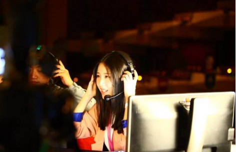 YYF冷冷PIS ZSMJ同屏！ 斗鱼嘉年华上演DOTA2全明星？