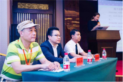 观察 | 竞技二打一《玩呗斗牌》中国牌王争霸赛首场落地赛完美落幕